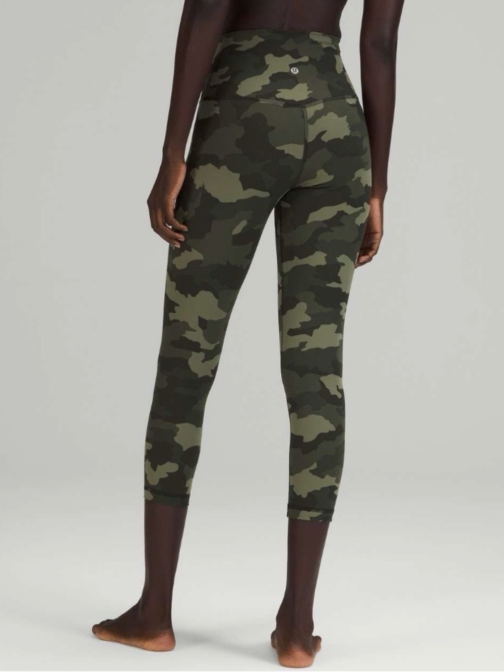 Lululemon Align High-Rise Crop 23"
Heritage 365 Camo Medium Olive sz 4 EUC